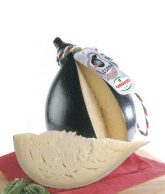 Cacio Nerone of Puglia - Characteristic cheese from Puglia